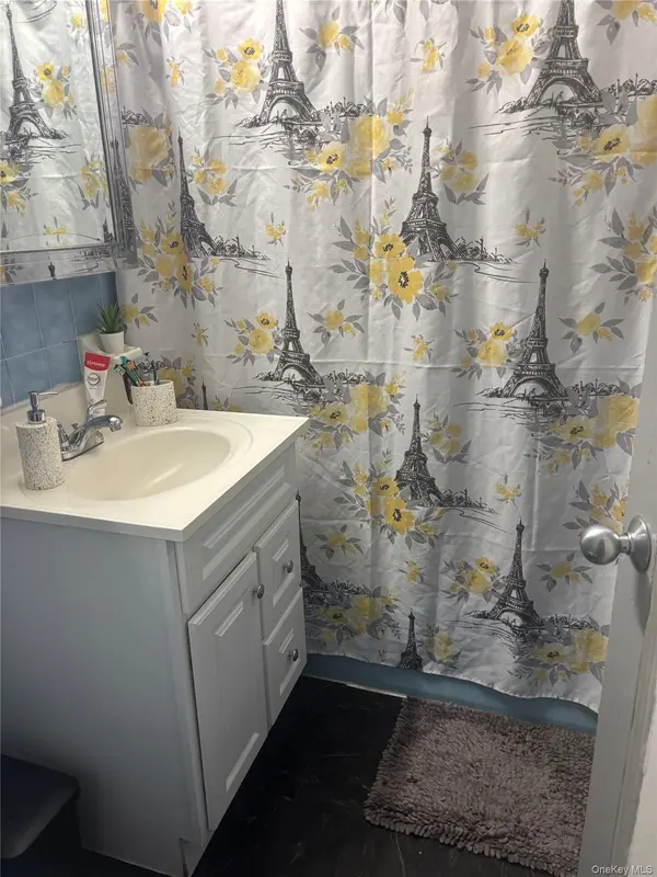10409 105th ST, Ozone Park, NY 11417