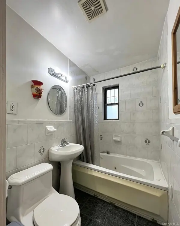 6785 136th ST #A, Flushing, NY 11367