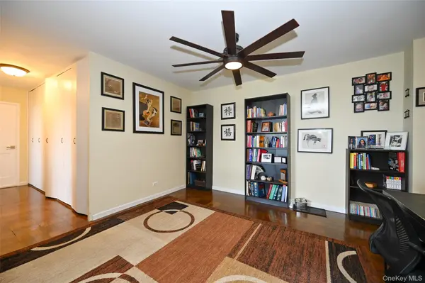 61-20 Grand Central Pkwy #B 803, Forest Hills, NY 11375