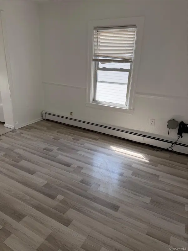 190 Beach 27th ST, Far Rockaway, NY 11691