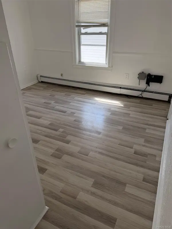190 Beach 27th ST, Far Rockaway, NY 11691