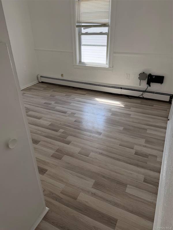 190 Beach 27th ST, Far Rockaway, NY 11691