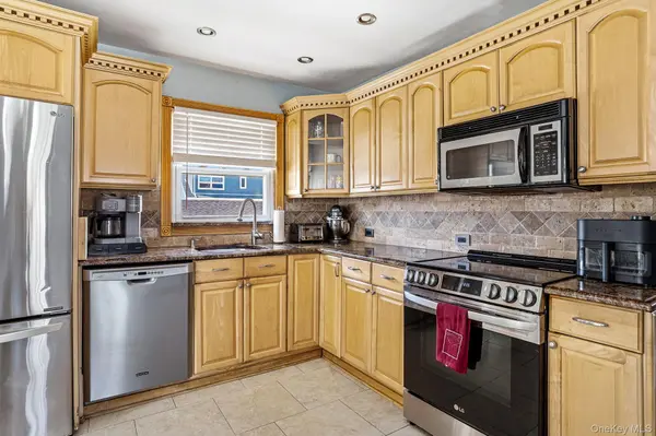 160 Saint Marks AVE, Freeport, NY 11520