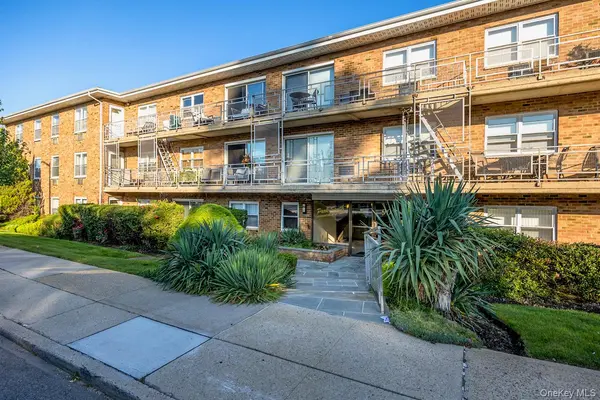 90 S Park AVE #B3, Rockville Centre, NY 11570