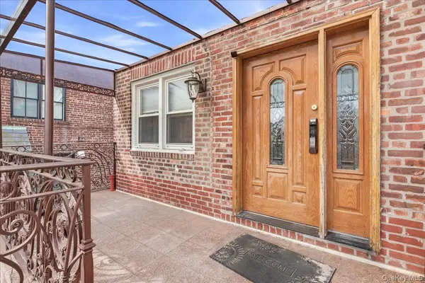 67-26 Selfridge ST, Forest Hills, NY 11375