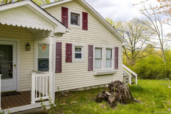 8 Chestnut ST, Wurtsboro, NY 12790
