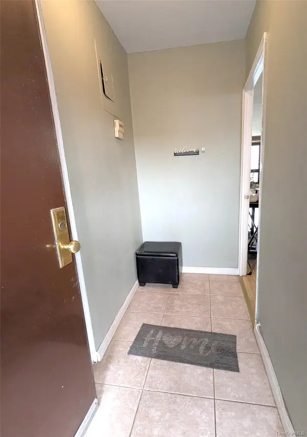 61-35 98 ST #5B, Rego Park, NY 11374