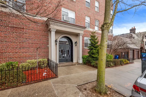 111-50 75th RD #1A, Forest Hills, NY 11375