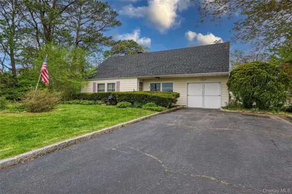275 Southaven AVE, Medford, NY 11763