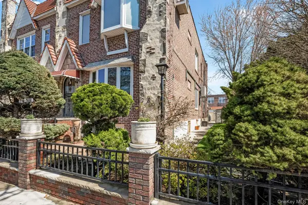 64-39 83rd ST, Middle Village, NY 11379