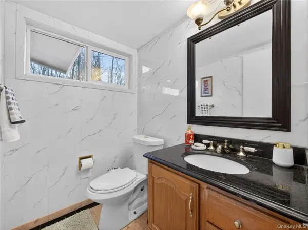 810 Haverstraw RD, Suffern, NY 10901