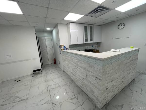 4142 College Point BLVD #2A, Flushing, NY 11355