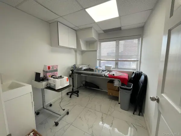 4142 College Point BLVD #2A, Flushing, NY 11355