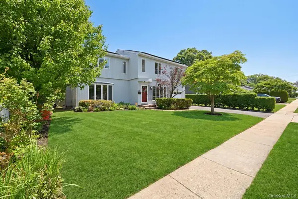 140 North ST, Locust Valley, NY 11560