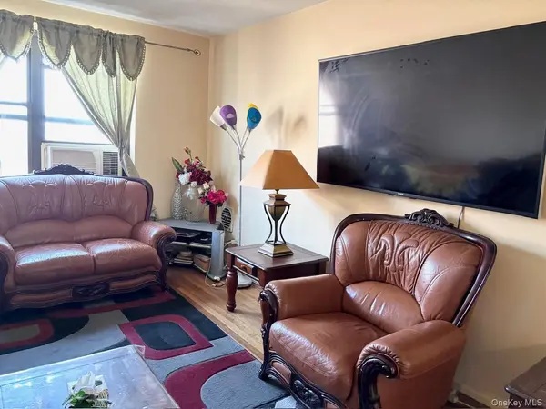 87-19 204th ST #A68, Hollis, NY 11423