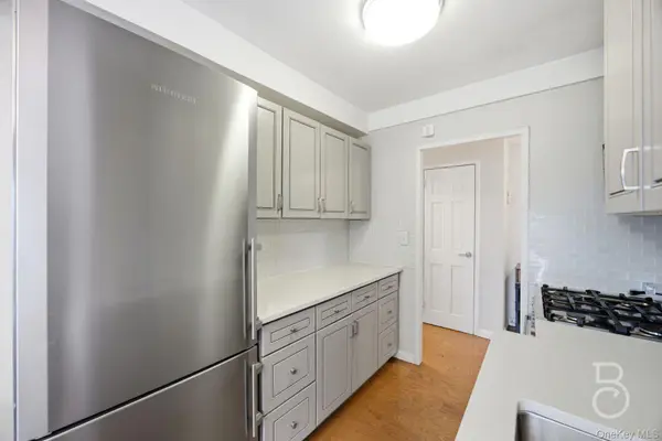 33-43 14th ST #10A, Astoria, NY 11106