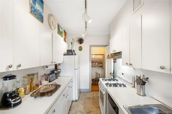 34-24 82nd ST #6N, Jackson Heights, NY 11372