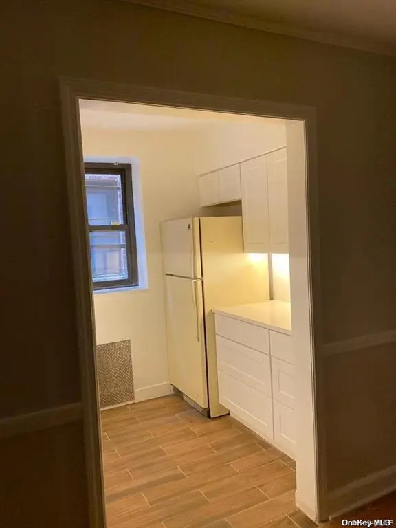 2 Town House PL #1J, Great Neck, NY 11021