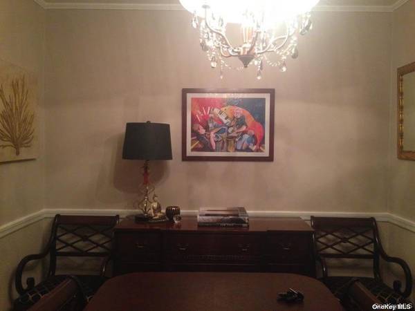 2 Town House PL #1J, Great Neck, NY 11021