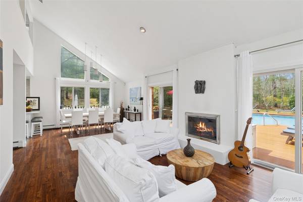 27 Ely Brook RD, East Hampton, NY 11937