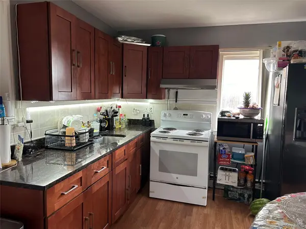 3 Wilson CT, Massapequa, NY 11758