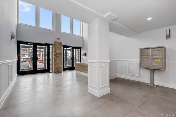 50 W Broadway #1001, Long Beach, NY 11561