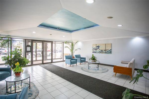 855 E Broadway #6H, Long Beach, NY 11561