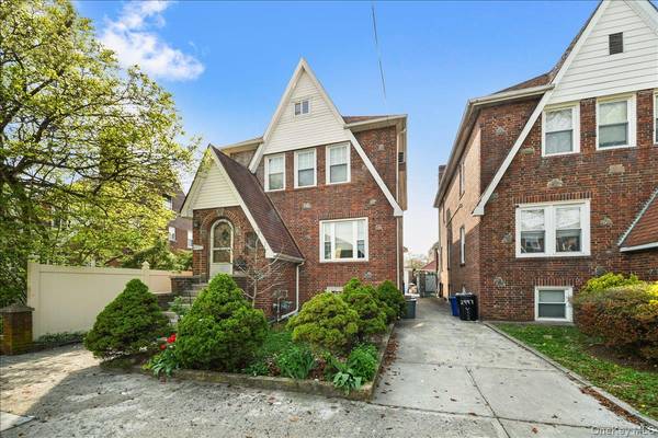 2445 Yates AVE, Bronx, NY 10469