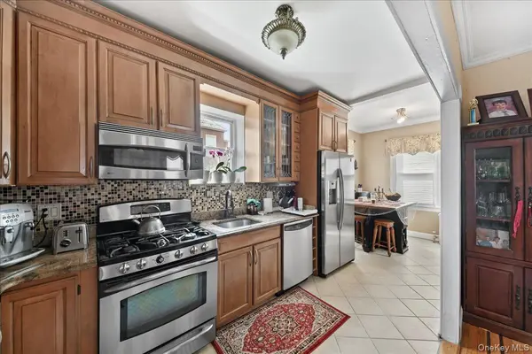 2445 Yates AVE, Bronx, NY 10469