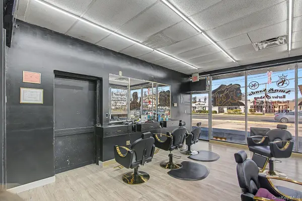 1575 5th AVE, Bay Shore, NY 11706