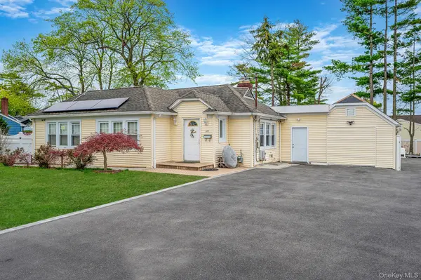 122 McKinley ST, Brentwood, NY 11717
