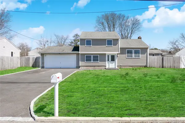 651 Americus AVE, East Patchogue, NY 11772