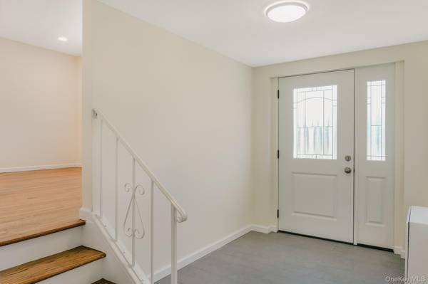 651 Americus AVE, East Patchogue, NY 11772