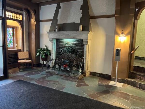 2 Marine AVE #2B, Brooklyn, NY 11209