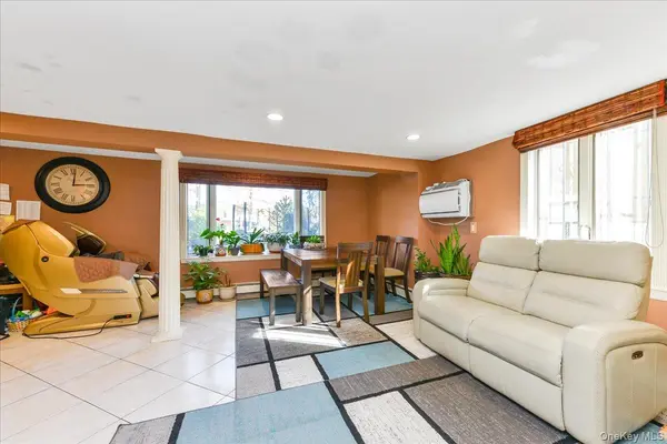 17-02 Clintonville ST, Whitestone, NY 11357
