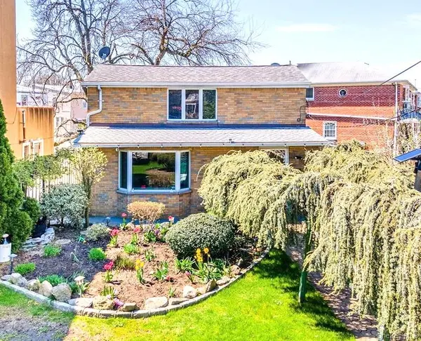 17-02 Clintonville ST, Whitestone, NY 11357