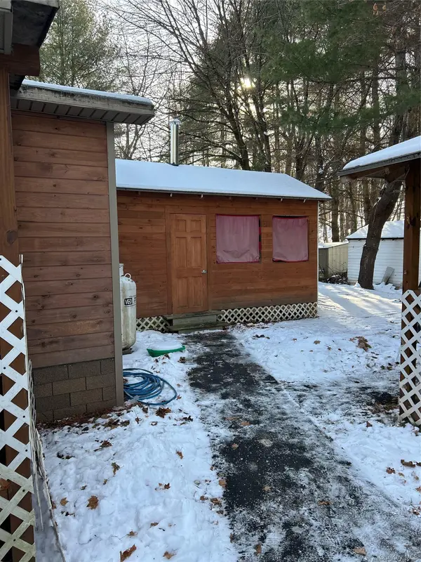 68 Oxford CIR, Neversink, NY 12759