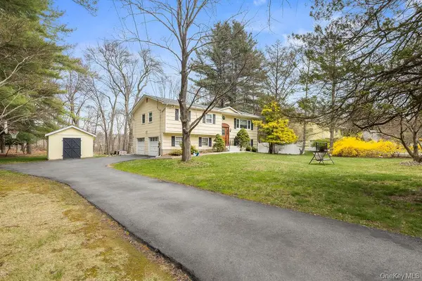 10 Cottage LN, Suffern, NY 10901