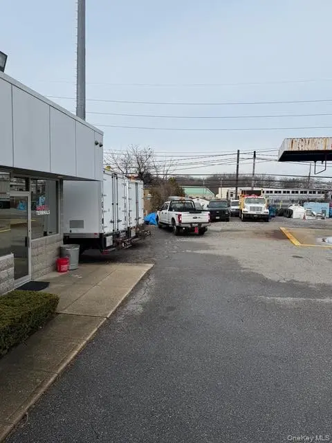 201 Union BLVD, West Islip, NY 11795