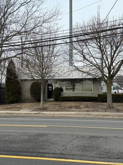 201 Union BLVD, West Islip, NY 11795