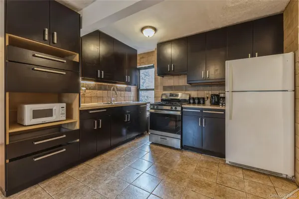 144-14 77 RD #3A, Kew Garden Hills, NY 11367