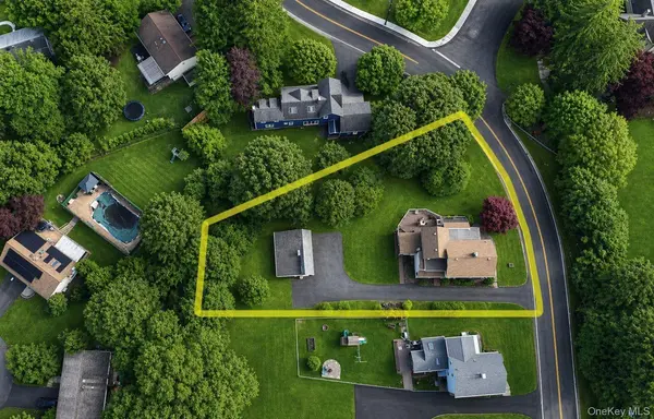 278 Cherry LN, Suffern, NY 10901