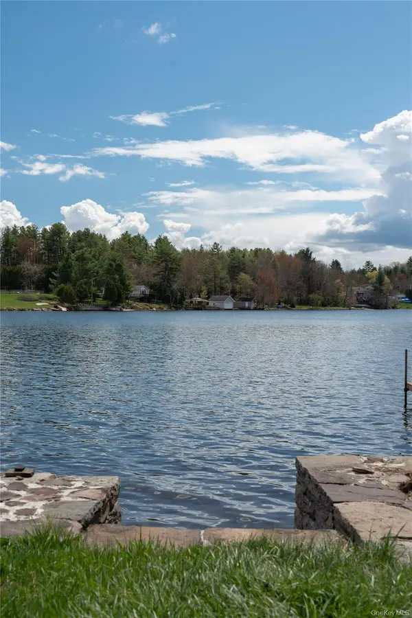 1037 Lake Shore DR, White Lake, NY 12786