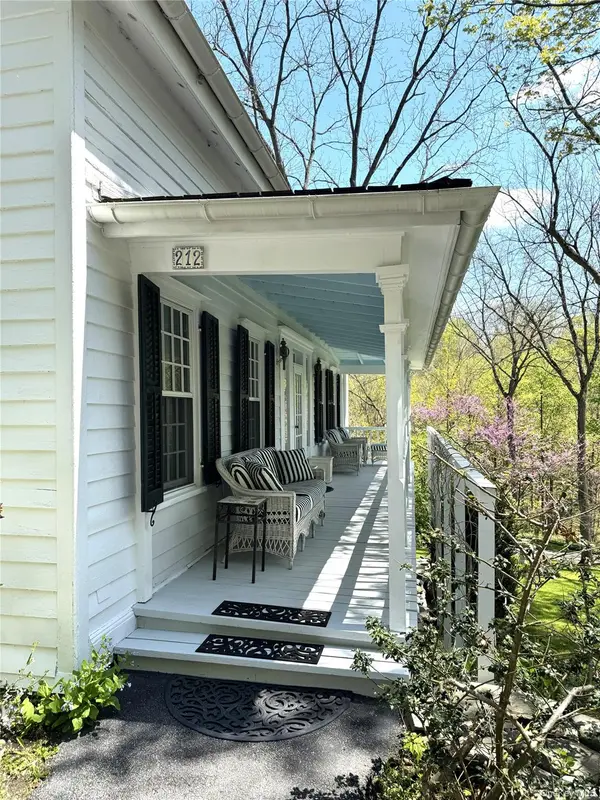 212 Pleasant Ridge RD, Poughquag, NY 12570