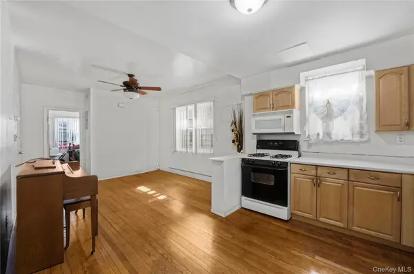 104-60 165th ST, Jamaica, NY 11433