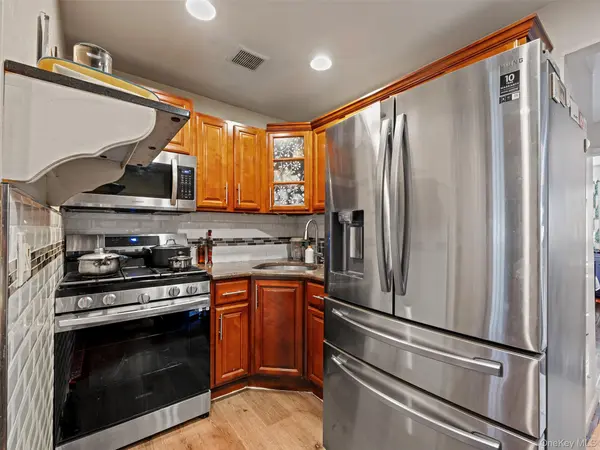 710 Saint Ouen ST, Bronx, NY 10470