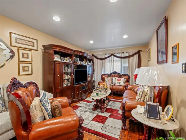 710 Saint Ouen ST, Bronx, NY 10470