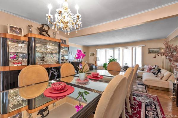 119 Ocean AVE, Massapequa, NY 11758