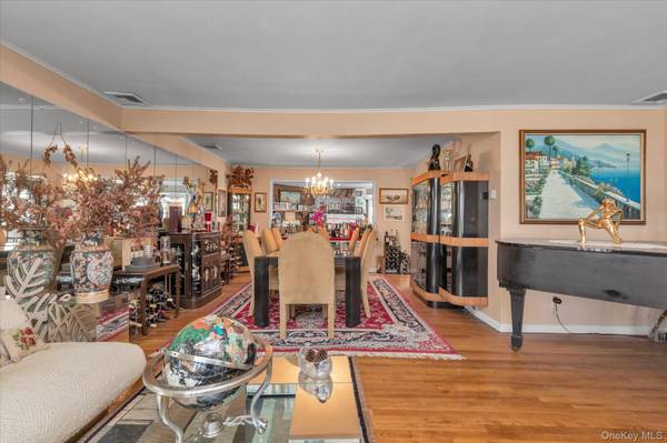 119 Ocean AVE, Massapequa, NY 11758