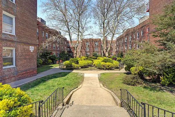 14137 79th AVE #3O, Flushing, NY 11367